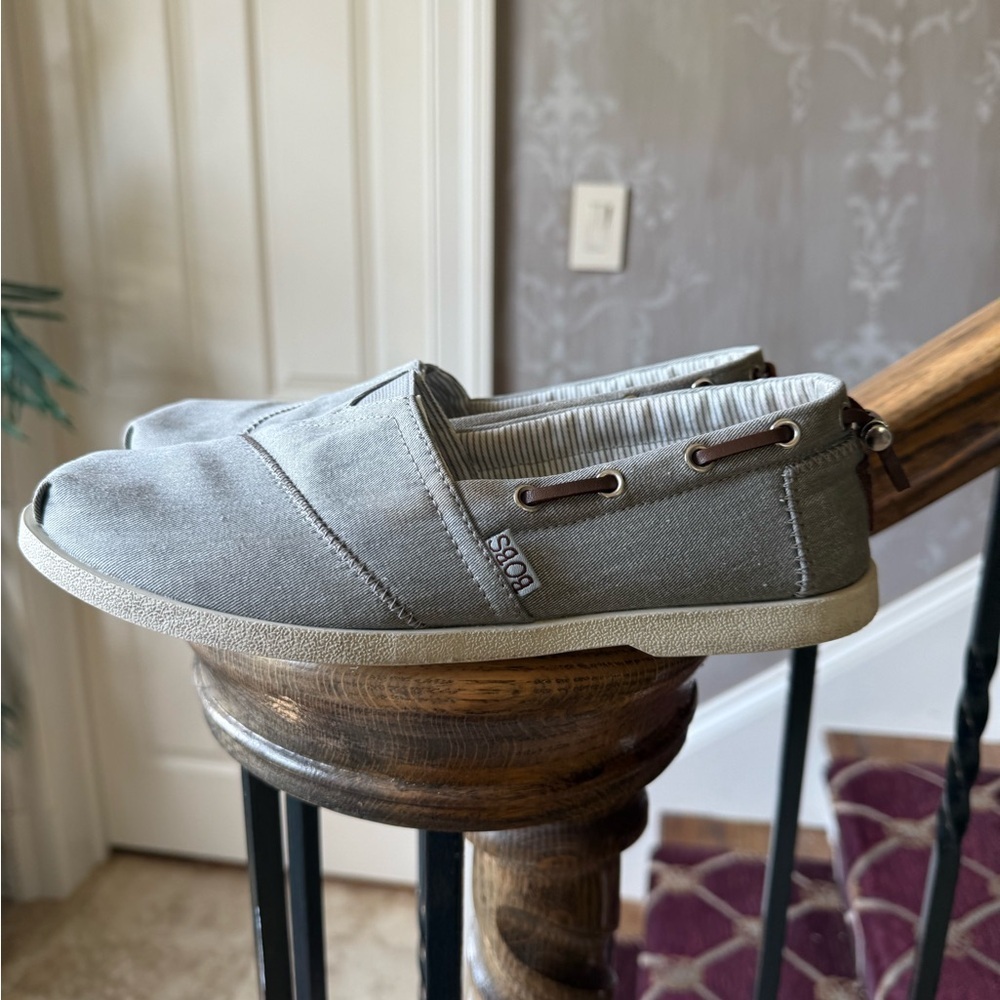 BOBS by SKETCHERS grey with leather trim ladies US size 9 very good condition - Picture 4 of 8